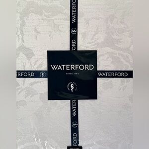 70 x 104 NEW WATERFORD CRYSTAL TABLECLOTH BRIGHT WHITE JACQUARD OBLONG